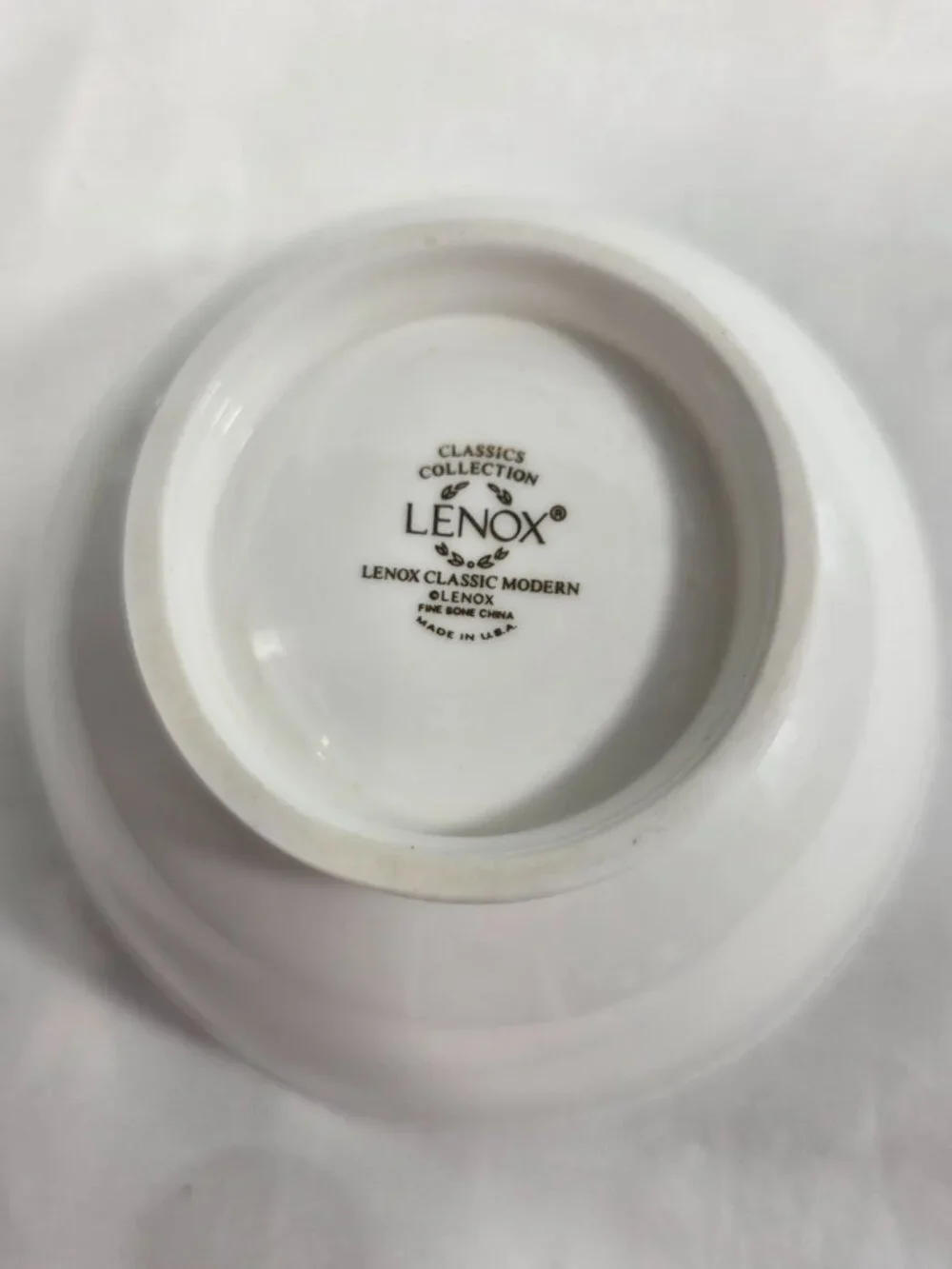 Lenox Classic Modern Fruit Bowl White with Black Marbled Rim Gold Trim